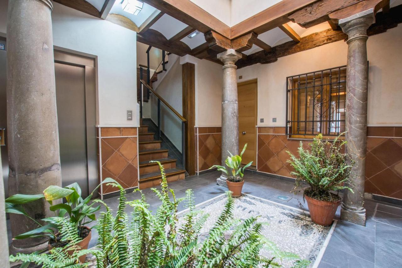 Apartamento céntrico a 10 minutos de la Alhambra con parking gratis Granada Exterior foto